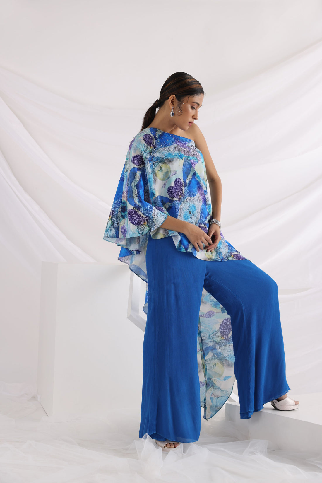 Smriti Apparel's Light between the ocean co-ord set - Rent