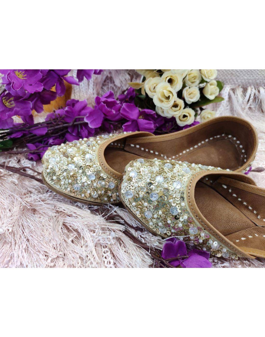 Punjabi Juttis-Women-Glamourental