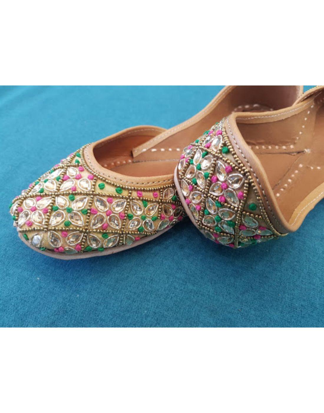 Punjabi Juttis-Women-Glamourental